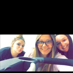 Meet your Posher, Cecilia